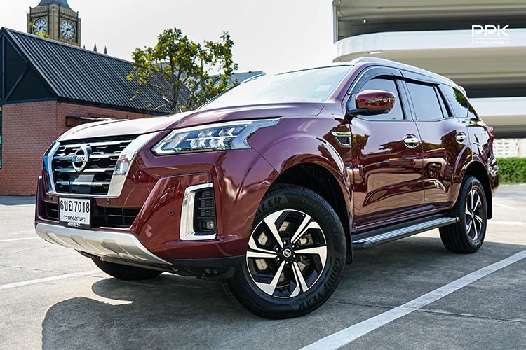รถ Nissan Terra 2.3 VL 4WD สี แดง