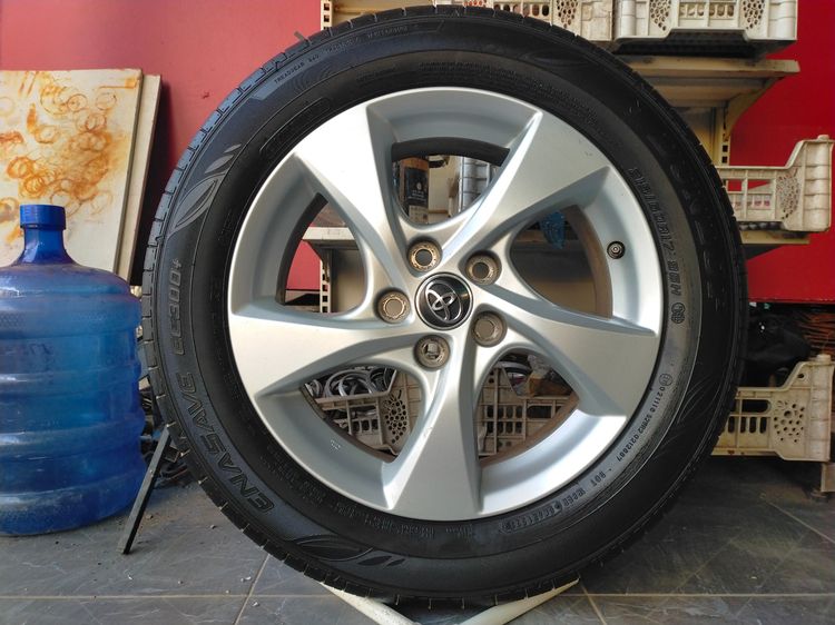 แม็กโตโยต้า ขอบ17 พร้อมยางดันลอป 215 60 17 ปี23 ใส่ revo vigo chr สีเดิมยางสวยทุกเส้น รูปที่ 3