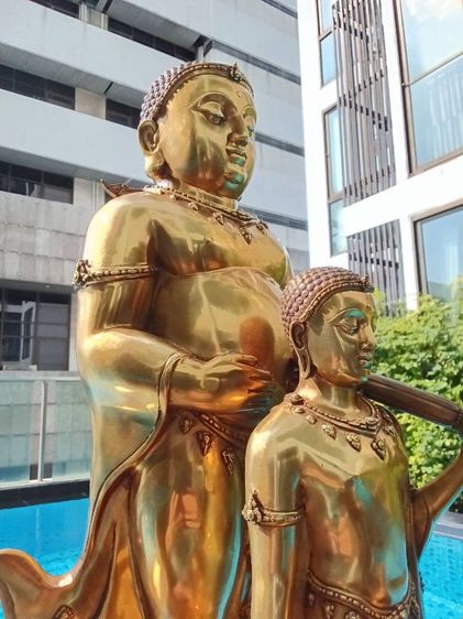 3 พระอรหันต์ประทานทรัพย์ พระสังกัจจายน์ พระสีวลี พระอุปคุต สูง 28 นิ้ว วัตถุมงคลครูบาอริยชาติ วัดแสงแก้วโพธิญาณ  ออกแบบโดย ศิลปิน สุธา แก้ววังปา สวยงดงามมาก รูปที่ 10