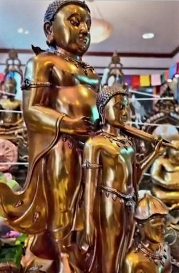 3 พระอรหันต์ประทานทรัพย์ พระสังกัจจายน์ พระสีวลี พระอุปคุต สูง 28 นิ้ว วัตถุมงคลครูบาอริยชาติ วัดแสงแก้วโพธิญาณ  ออกแบบโดย ศิลปิน สุธา แก้ววังปา สวยงดงามมาก รูปที่ 2