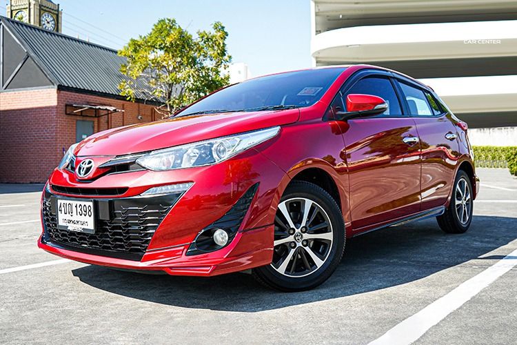 รถ Toyota Yaris 1.2 G สี แดง