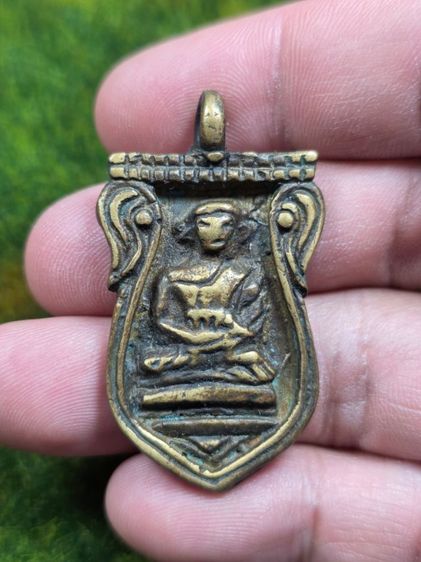 พระเหรียญหลวงพ่อไปล่วัดสระกำแพงเลี่ยมกันน้ำอย่างดี