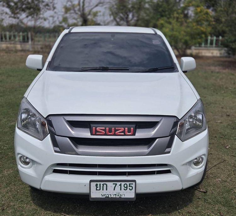 รถ Isuzu D-MAX 1.9 S สี ขาว