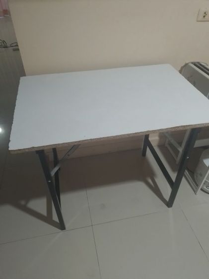 ขาว โต๊ะเขียนหนังสือ โต๊ะพับ ขาเหล็ก