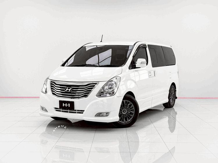 รถ Hyundai H-1  2.5 Limited สี ขาว