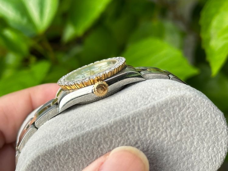 Rolex lady ข้างตัน รุ่น 67233 หน้าขาว โรมัน ขอบเพชร รูปที่ 3