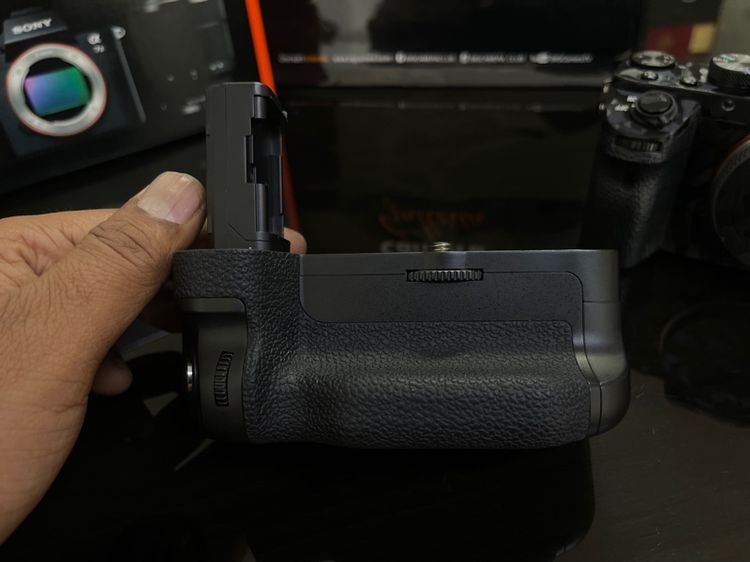 Sony a7ii 28-70 FE 3.5-5.6 SHUTTER 11,xxx  และอุปกรณ์อื่นหลายรายการ รูปที่ 9