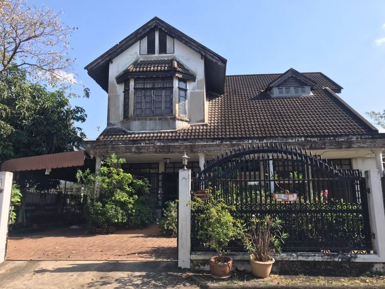 หมู่บ้านพฤษชาติ ถนนรามคำแหง 118 แขวง-เขตสะพานสูง กทม. พื้นที่ 118 ตรว. 4 ห้องนอน 4 ห้องน้ำ