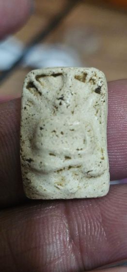 พระผงขุดสระเล็กหลวงปู่เผือกวัดกิ่งแก้ว รูปที่ 2