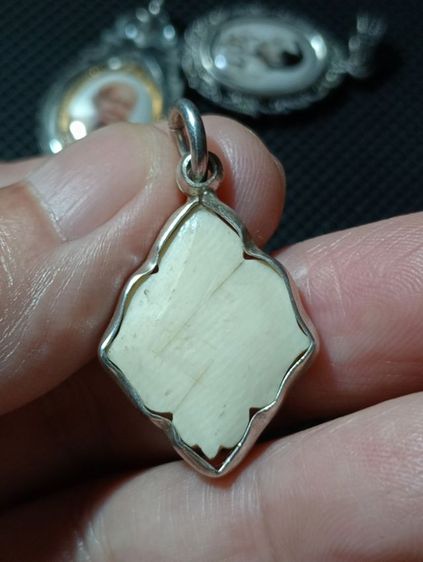 ล็อกเก็ตเลี่ยมเงินเลี่ยมทองแท้ทุกชิ้นสภาพเยี่ยม รูปที่ 9