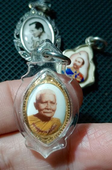 ล็อกเก็ตเลี่ยมเงินเลี่ยมทองแท้ทุกชิ้นสภาพเยี่ยม รูปที่ 11