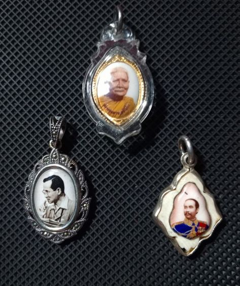 ล็อกเก็ตเลี่ยมเงินเลี่ยมทองแท้ทุกชิ้นสภาพเยี่ยม รูปที่ 3