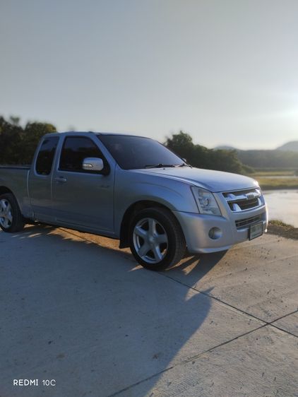 รถ Isuzu D-MAX 2.5 SLX สี บรอนซ์เงิน