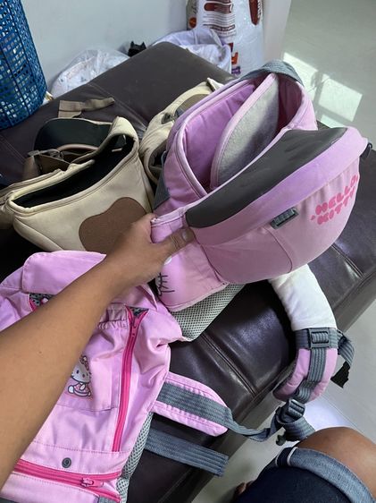 เป้อุ้มเด็ก มือสอง สภาพดี ( ลาย Hello Kitty ) รูปที่ 3