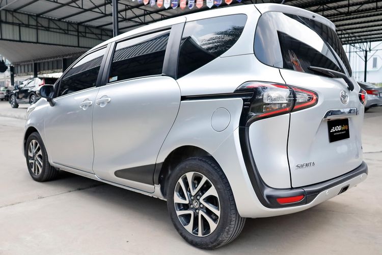 Toyota Sienta 2019 1.5 V Utility-car เบนซิน ไม่ติดแก๊ส เกียร์อัตโนมัติ บรอนซ์เงิน รูปที่ 4