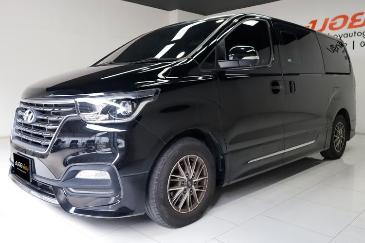 รถ Hyundai H-1  2.5 Deluxe สี ดำ