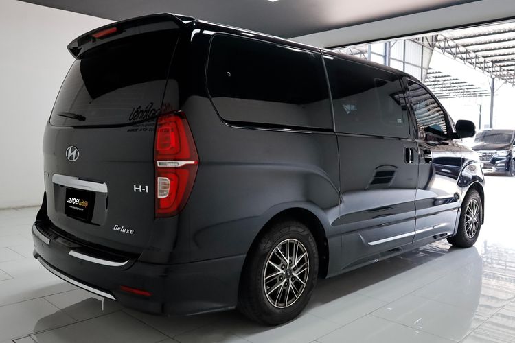 Hyundai H-1  2021 2.5 Deluxe Utility-car ดีเซล ไม่ติดแก๊ส เกียร์อัตโนมัติ ดำ รูปที่ 4