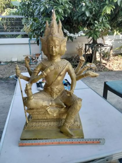 พระพรหม 9 นิ้ว