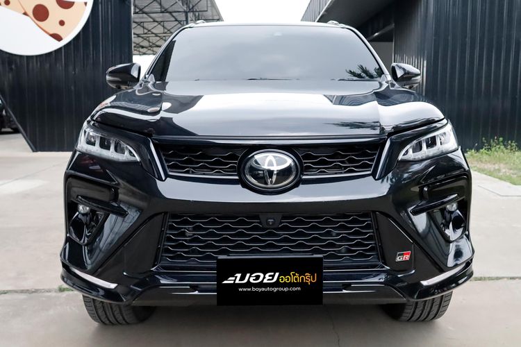 Toyota Fortuner 2023 2.8 GR Sport 4WD Utility-car ดีเซล ไม่ติดแก๊ส เกียร์อัตโนมัติ ดำ รูปที่ 2