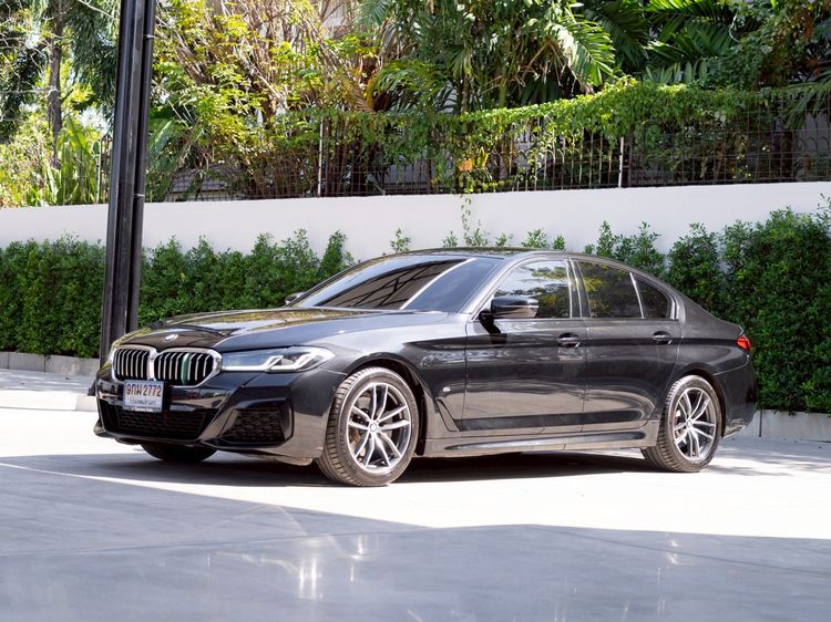 BMW Series 5 2022 520d Sedan ดีเซล ไม่ติดแก๊ส เกียร์อัตโนมัติ ดำ รูปที่ 3
