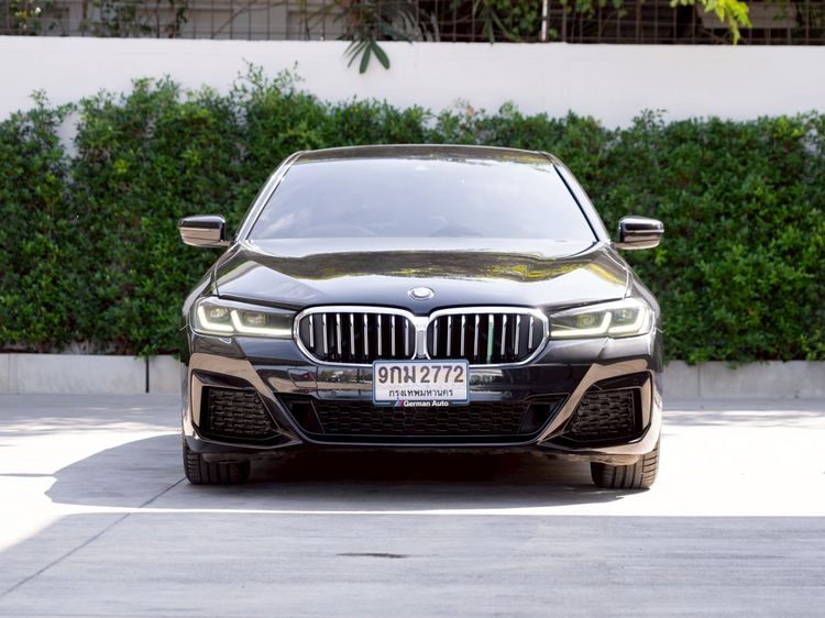 BMW Series 5 2022 520d Sedan ดีเซล ไม่ติดแก๊ส เกียร์อัตโนมัติ ดำ รูปที่ 2