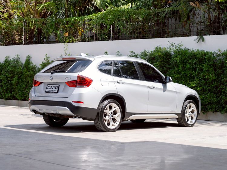 BMW X1 2013 2.0 sDrive20d xLine Utility-car ดีเซล ไม่ติดแก๊ส เกียร์อัตโนมัติ เทา รูปที่ 4
