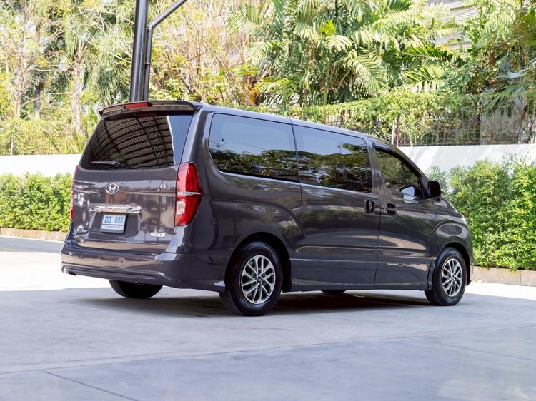 Hyundai H-1  2019 2.5 Elite Utility-car ดีเซล ไม่ติดแก๊ส เกียร์อัตโนมัติ น้ำตาล รูปที่ 4