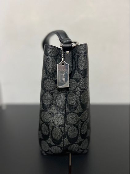  Coach Town Bucket Bag in Signature Canvas รูปที่ 7