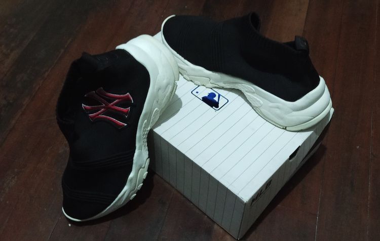 รองเท้าผ้าใบ ผ้า UK 9.5 | EU 44 | US 10 ดำ รองเท้าชาย ไซส์44 NY หรือ MLB แท้