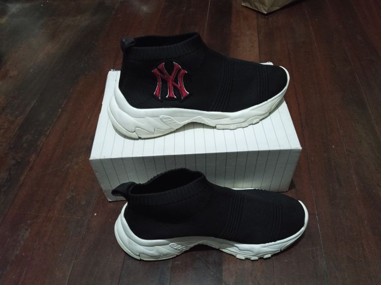 รองเท้าชาย ไซส์44 NY หรือ MLB แท้ รูปที่ 3