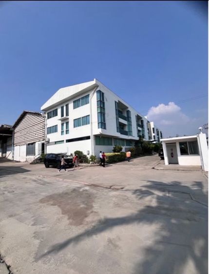 ไม่ใช่ โรงงาน5 ไร่เทพารักษ์ กม.11 ซอย ส. มณีรัตน์