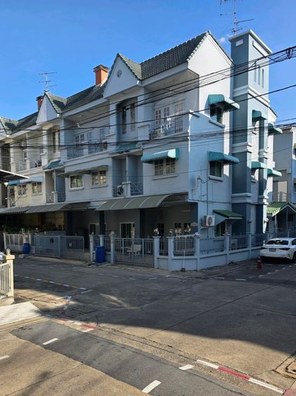 มีบางส่วน ขายบ้านทาวน์โฮมหลังคู่ 3 ชั้น ทำเลทองติด CDC ตรงข้าม Central Eastville เฟอร์ครบ พร้อมอยู่ รูปที่ 2