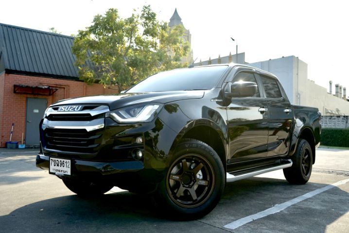 รถ Isuzu D-MAX 1.9 Hi-Lander L สี ดำ