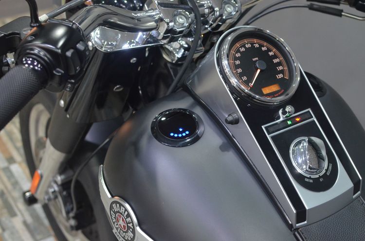 Harley Fat Boy Lo ปี 2014 สีดำ Black Denim รูปที่ 18