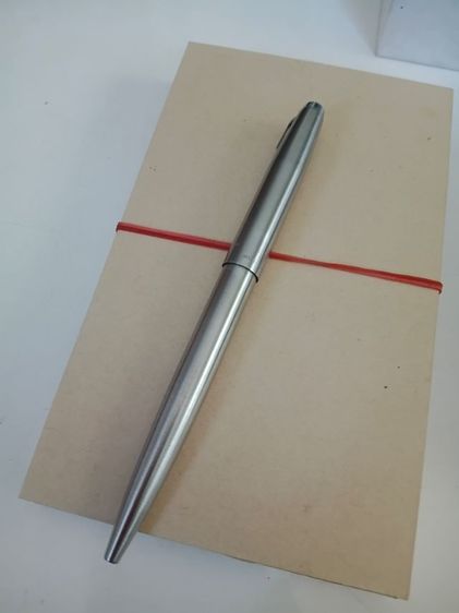 ปากกาลูกลื่นสเตนเลส