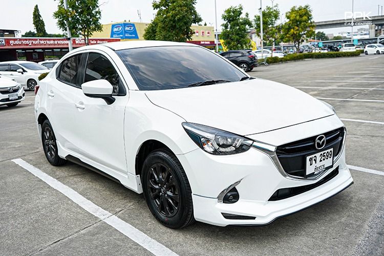 Mazda Mazda 2 2018 1.3 High Connect Sedan เบนซิน ไม่ติดแก๊ส เกียร์อัตโนมัติ ขาว รูปที่ 3