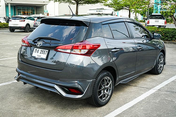 Toyota Yaris 2022 1.2 Entry Sedan เบนซิน ไม่ติดแก๊ส เกียร์อัตโนมัติ เทา รูปที่ 4