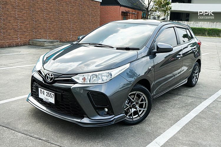 รถ Toyota Yaris 1.2 Entry สี เทา