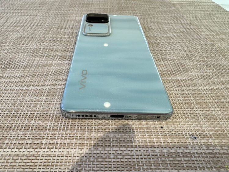 VIVO V30 รูปที่ 2