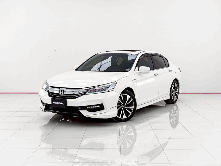 รถ Honda Accord 2.0 Hybrid Tech สี ขาว