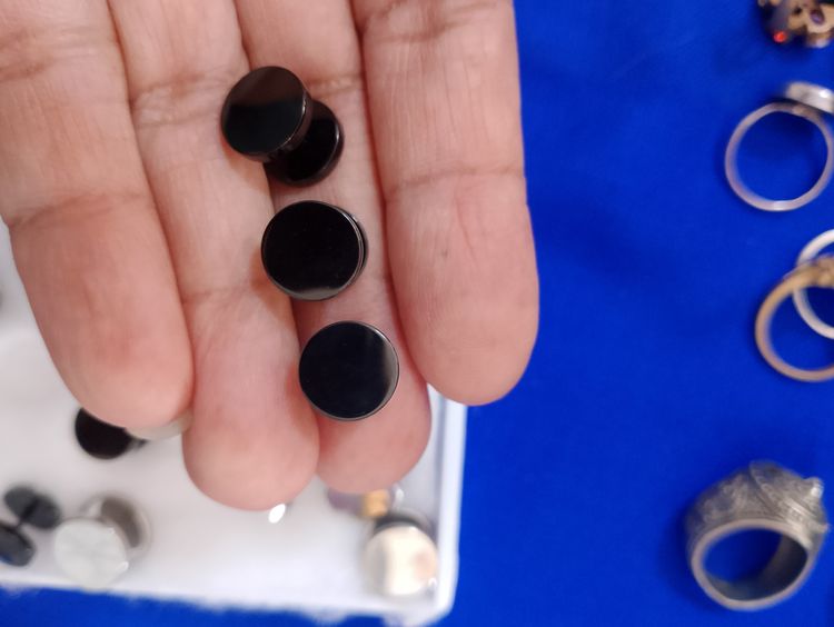 จิวหูสแตนเลส ขาว ดำ งานเงา รูปที่ 6