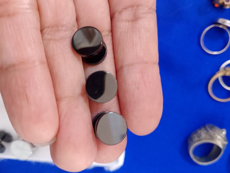 จิวหูสแตนเลส ขาว ดำ งานเงา รูปที่ 5