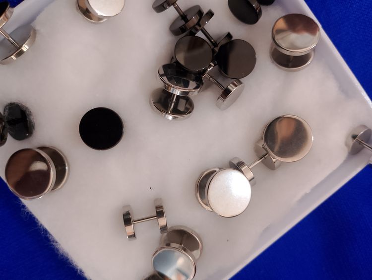 จิวหูสแตนเลส ขาว ดำ งานเงา รูปที่ 2