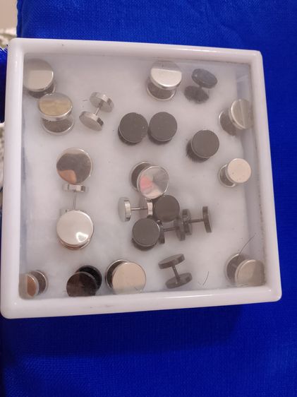 จิวหูสแตนเลส ขาว ดำ งานเงา รูปที่ 9