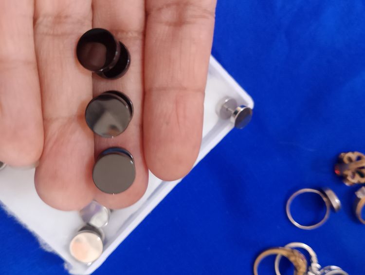 จิวหูสแตนเลส ขาว ดำ งานเงา รูปที่ 10