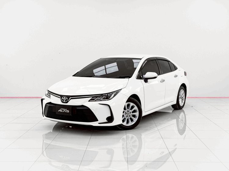 รถ Toyota Altis 1.6 G สี ขาว