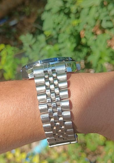 ขายนาฬิกา SEIKO Sports รุ่น SRP747J1 Auto day date Made Japan ออโต หน้าน้ำเงิน พลายน้ำสว่างเครื่อง 4r36 ไขลานได้ สวย เดินปรกติจูบิลี่ไม่เดิม รูปที่ 4