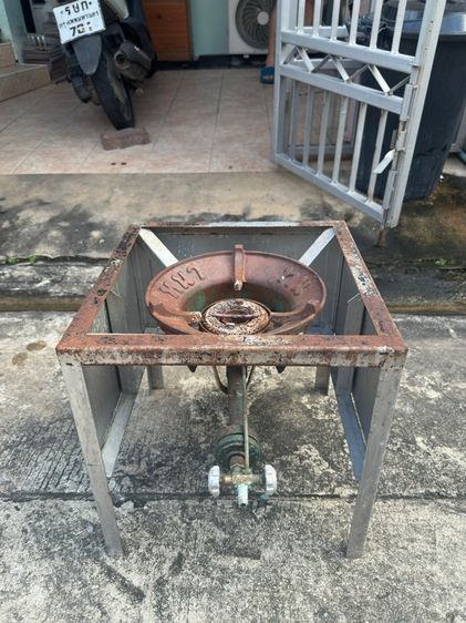 อุปกรณ์เครื่องครัวทำอาหาร เตาแก็ส KB5 พร้อมขาตั้งแบบมีผนังปิดกั้นลมสูง42ซม.