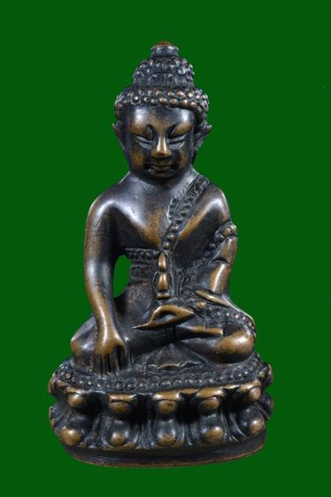 พระกริ่งชินบัญชรแต่งหลวงปู่ทิมวัดละหารไร่ปี 17