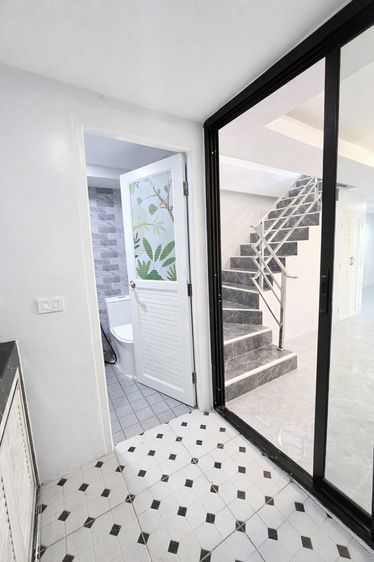 มีบางส่วน ขายทาวน์เฮ้าส์ 2 ชั้น รีโนเวทใหม่ พร้อมอยู่ ซอยบางปลา 8 บางพลี สมุทรปราการ ราคาถูก 1.99 ล้าน รูปที่ 4